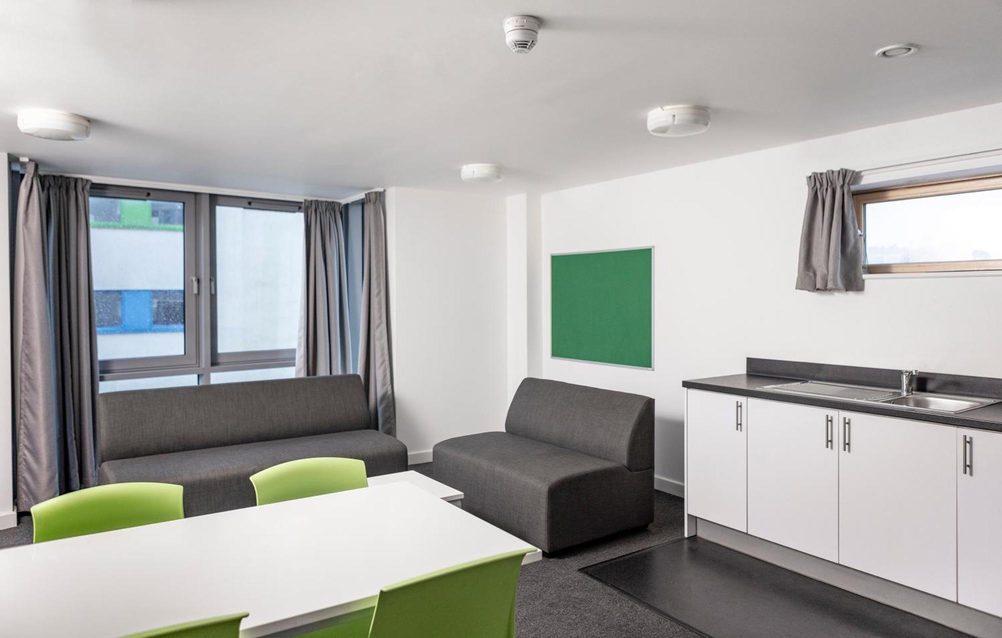 Wenlock Court Aparthotel Luton  Ngoại thất bức ảnh